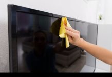 Uobičajena greška u čišćenju može uništiti vaš televizor: Ovo svi koristimo, a nismo ni svesni opasnosti