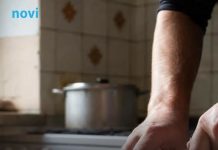 Bez suza: Jedna stvar iz kuhinjske fioke može potpuno promijeniti sječenje luka