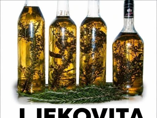 LJEKOVITA RAKIJA OD RUŽMARINA: Ubacite biljku u rakiju i dobit ćete lijek za upale i reumu…