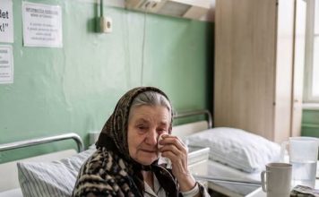 S 83 godine slomila sam nogu i danima nitko iz moje obitelji nije imao vremena za mene, osim susjedova dječaka — a ono što je pronašao na mom tavanu otkrilo je tajnu staru sedamdeset četiri godine