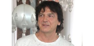 ZDRAVKO ČOLIĆ VAŽI ZA OMILJENOG PEVAČA NA ESTRADI! A da li znate KOLIKO ZAPRAVO VISOK? Iznenadićete se u sekundi