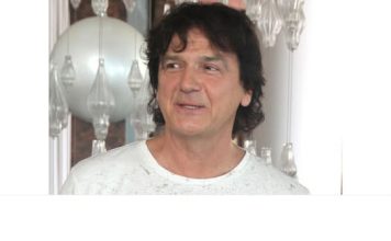 ZDRAVKO ČOLIĆ VAŽI ZA OMILJENOG PEVAČA NA ESTRADI! A da li znate KOLIKO ZAPRAVO VISOK? Iznenadićete se u sekundi