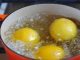 RECEPT – Skuvajte limun pred spavanje i popijte tečnost ujutru – Evo šta će se desiti sa vašim telom!