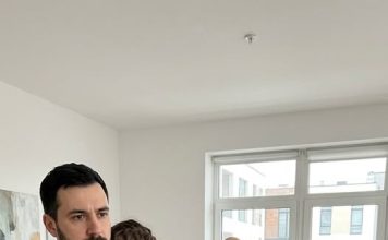 Na rođendan mog muža, moja svekrva je rekla našoj sedmogodišnjoj ćerki da napusti sto jer joj je trebao prostor za njenu „pravu decu“